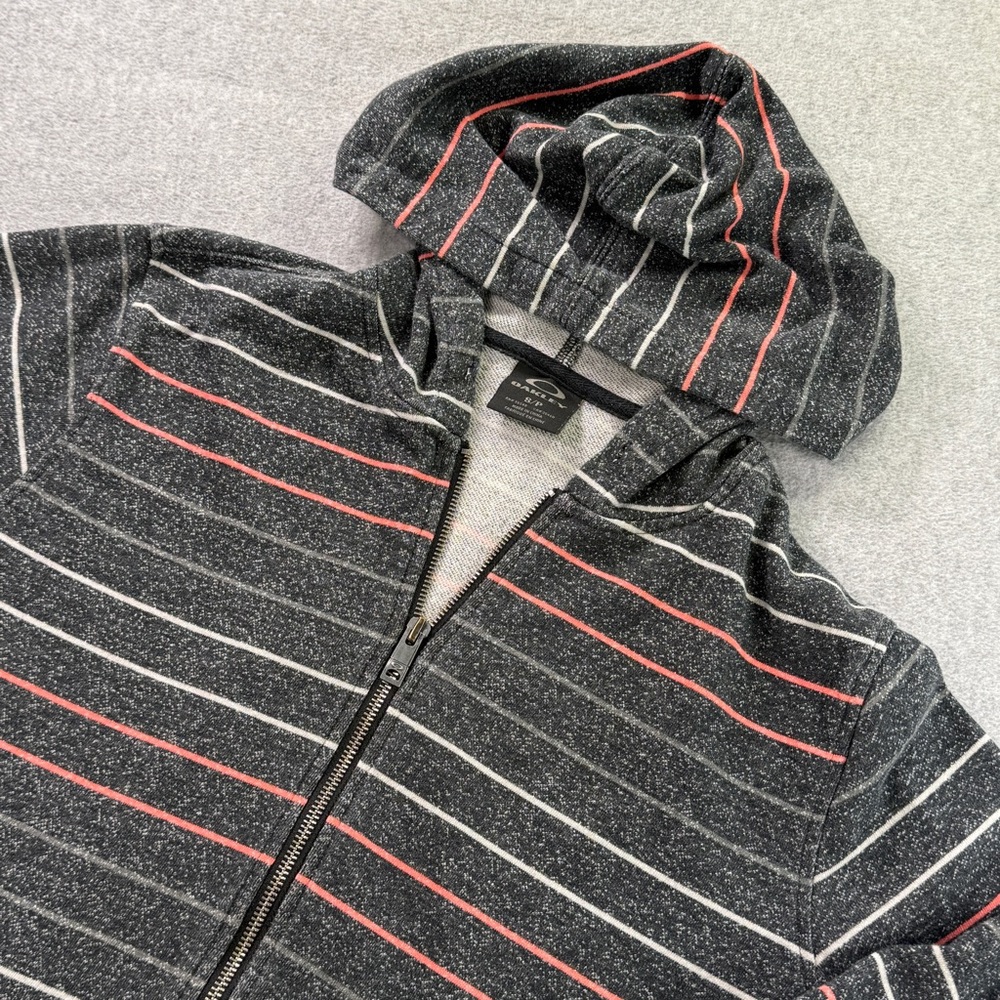 Oakley Hoodie Men’s Small Gray Red Stripe Full Zip Knit Casual Surf Skate